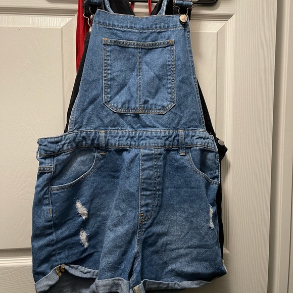 Short overalls - Picture 2 of 2